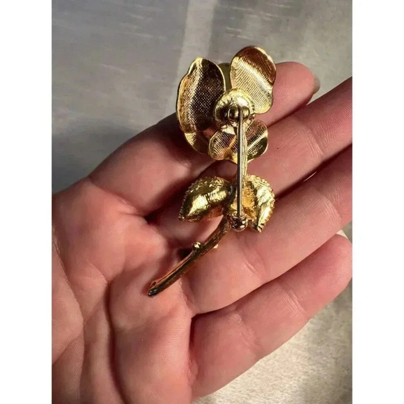 2/40$ Vintage Rose Flower Pin In Gold Colour Brooch Grannycore - Picture 4 of 4